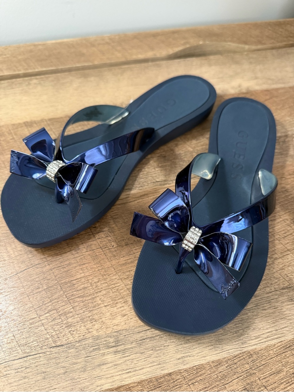 GUESS Dark Navy Bow Flip Flop Sandals w Silver & Jewel Embelishments, NWTs